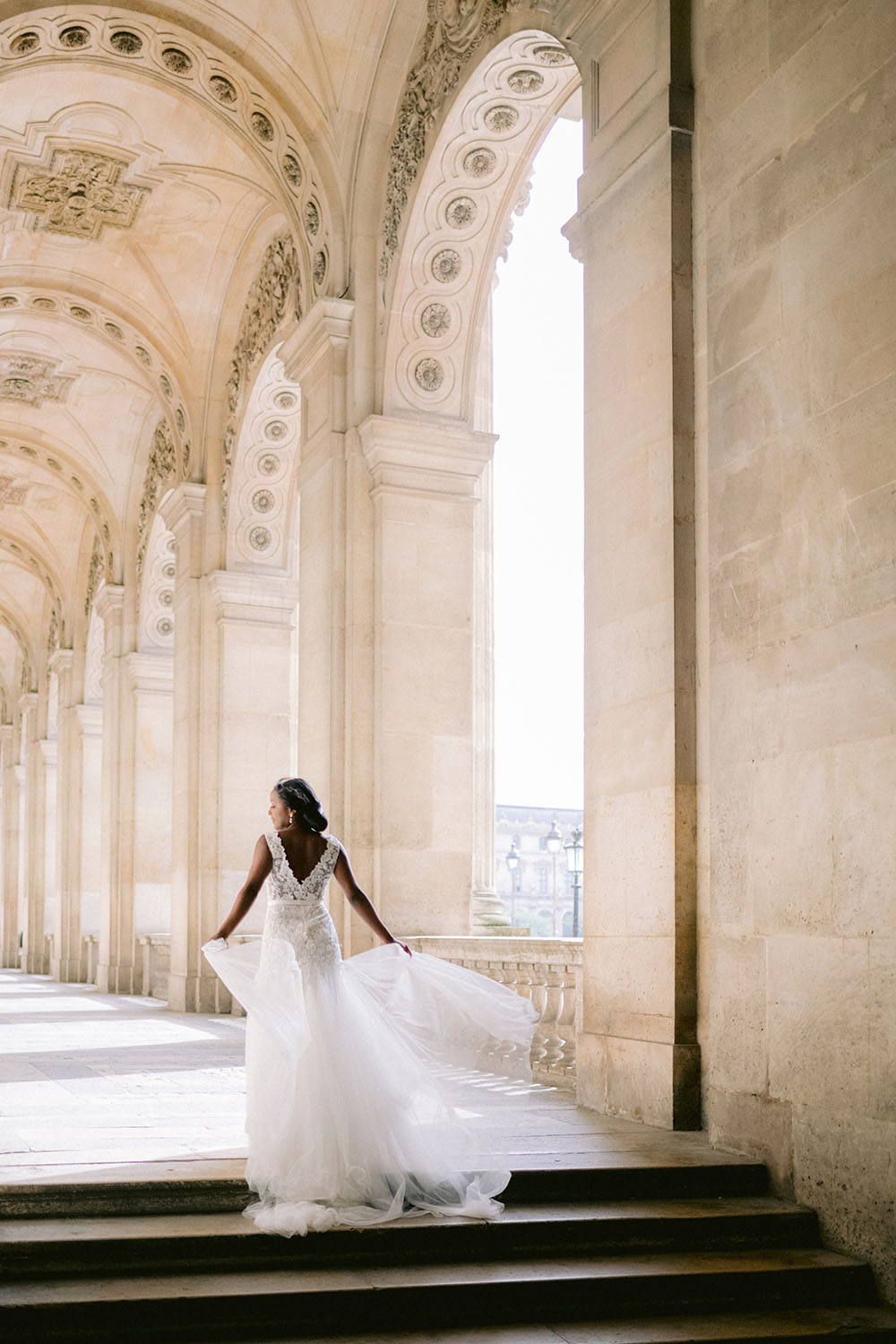 bride with the wind in the louvre Paris